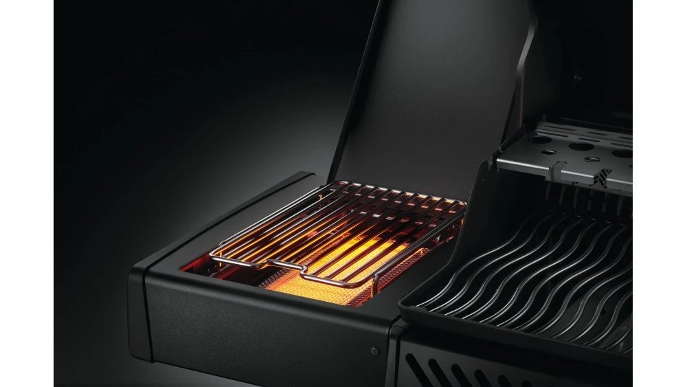 Napoleon Rogue Phantom RSE425RSIBPMK-1 Gas BBQ - Free Cover & Accessories 7 Napoleon Rogue Phantom RSE425RSIBPMK-1 Gas BBQ - Free Cover & Accessories - Image 5